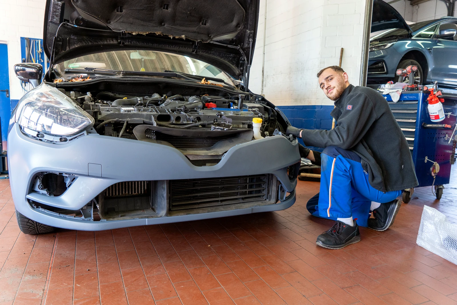 Fahrzeug in der Werkstatt von Autocentrum Thiel